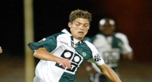 سبورتنج لشبونة يكرم كريستيانو رونالدو بقميص جديد يحمل الرقم الذهبي (فيديو)